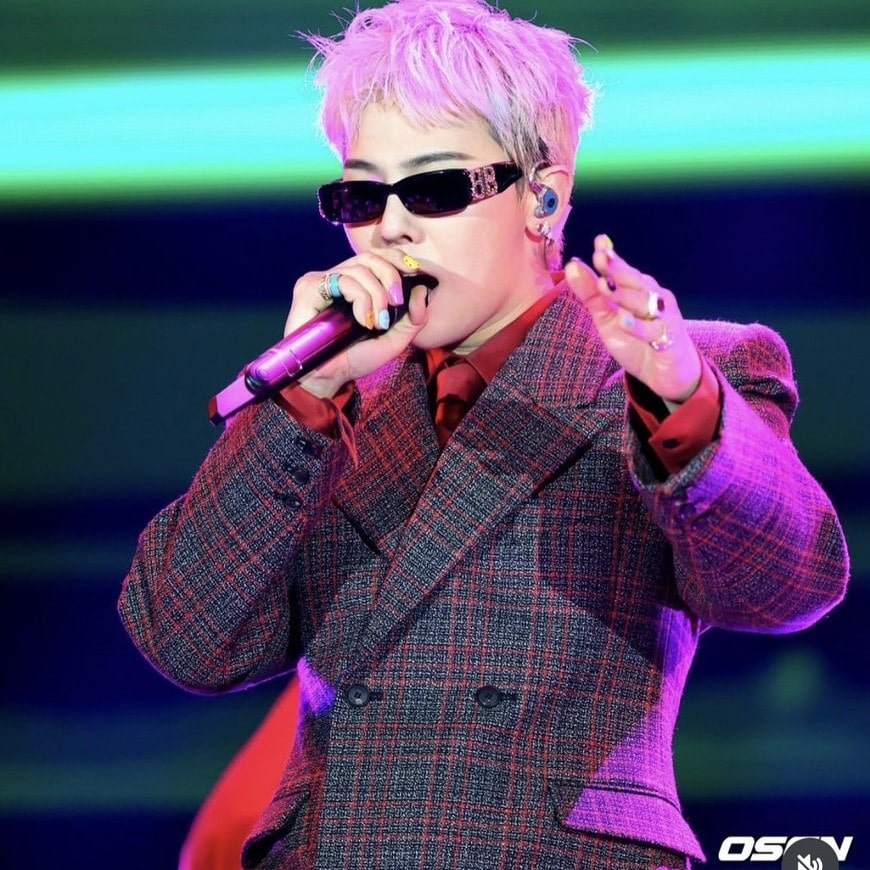 G-DRAGON　再現オーダースーツ　チェックスーツ　レッドワイシャツ