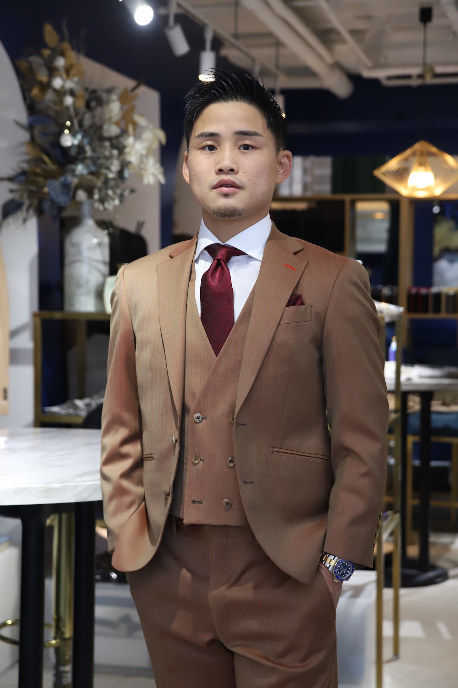 京口紘人 オーダースーツ ブラックスーツ プロボクサー