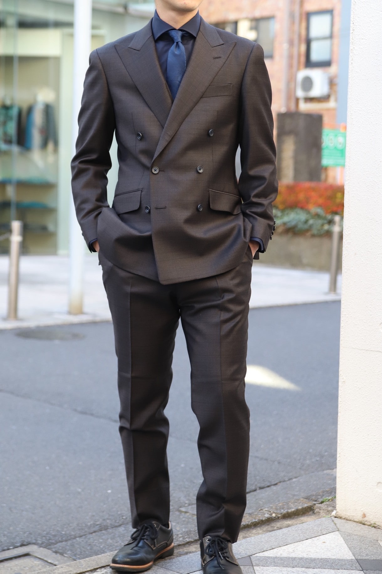 ブラウンスーツ　オーダースーツ　お客様スーツ　成人式スーツ
