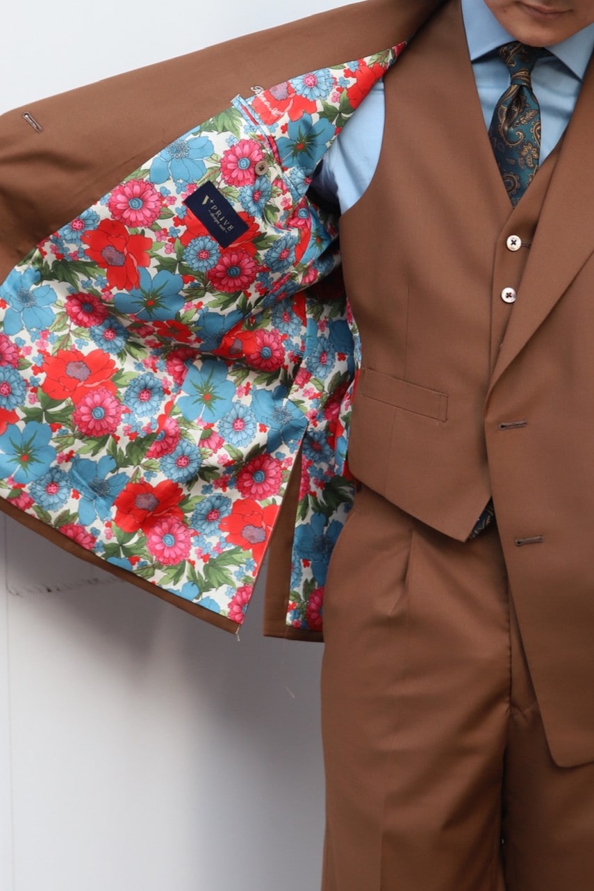 ブラウンスーツ　オーダースーツ　お客様スーツ　成人式スーツ