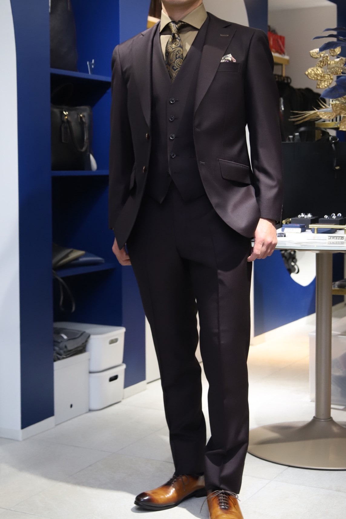 ブラウンスーツ　オーダースーツ　お客様スーツ　成人式スーツ