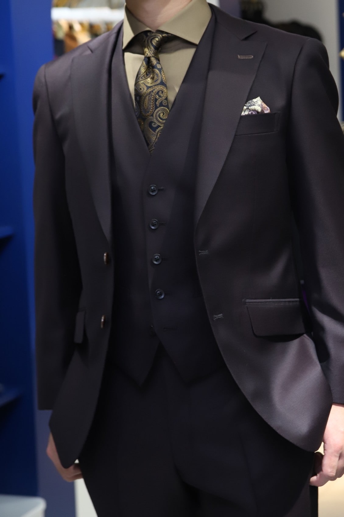 ブラウンスーツ　オーダースーツ　お客様スーツ　成人式スーツ