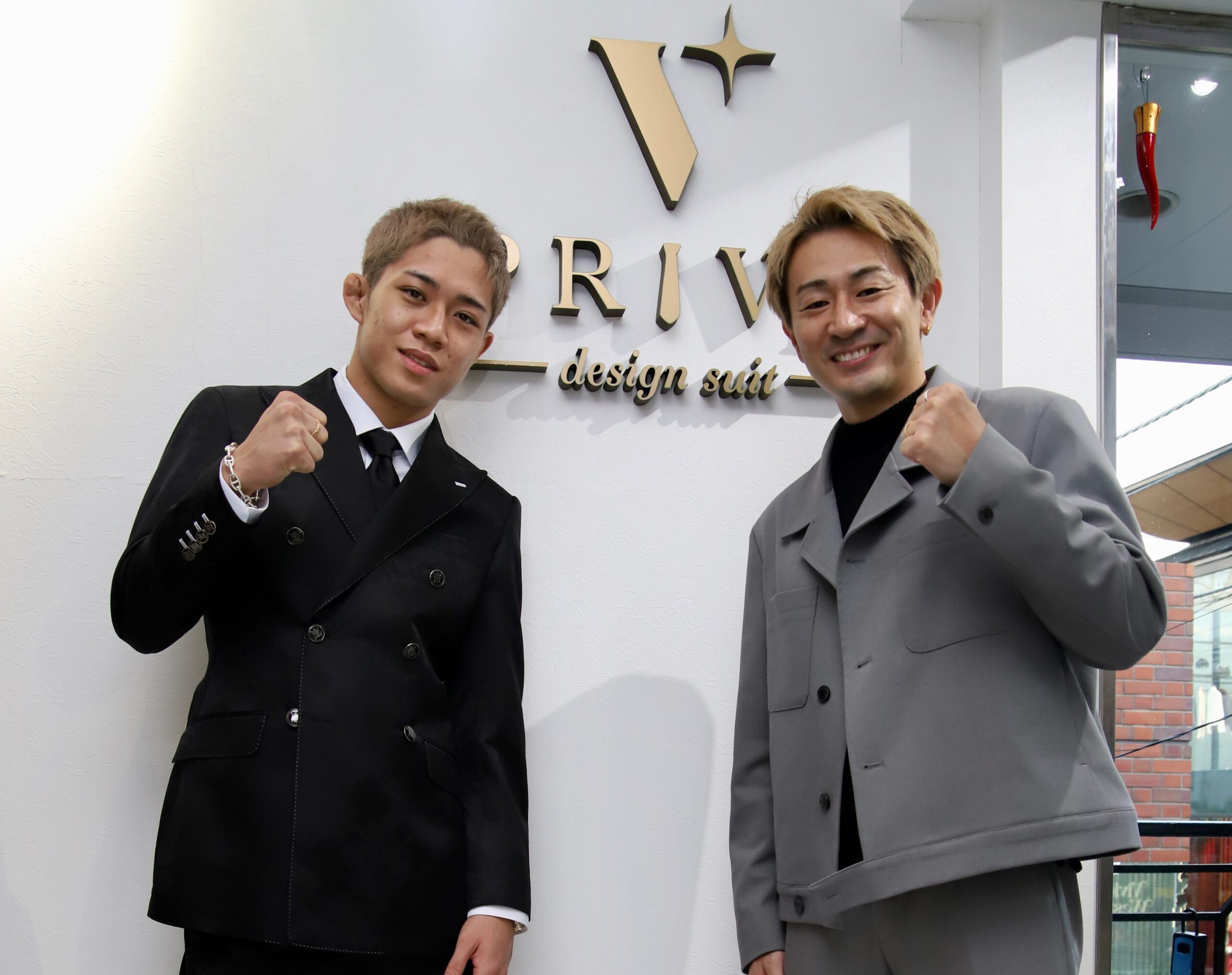 秋元強真 総合格闘技 MMA 成人式スーツ ブラックスーツ ペイズリー柄