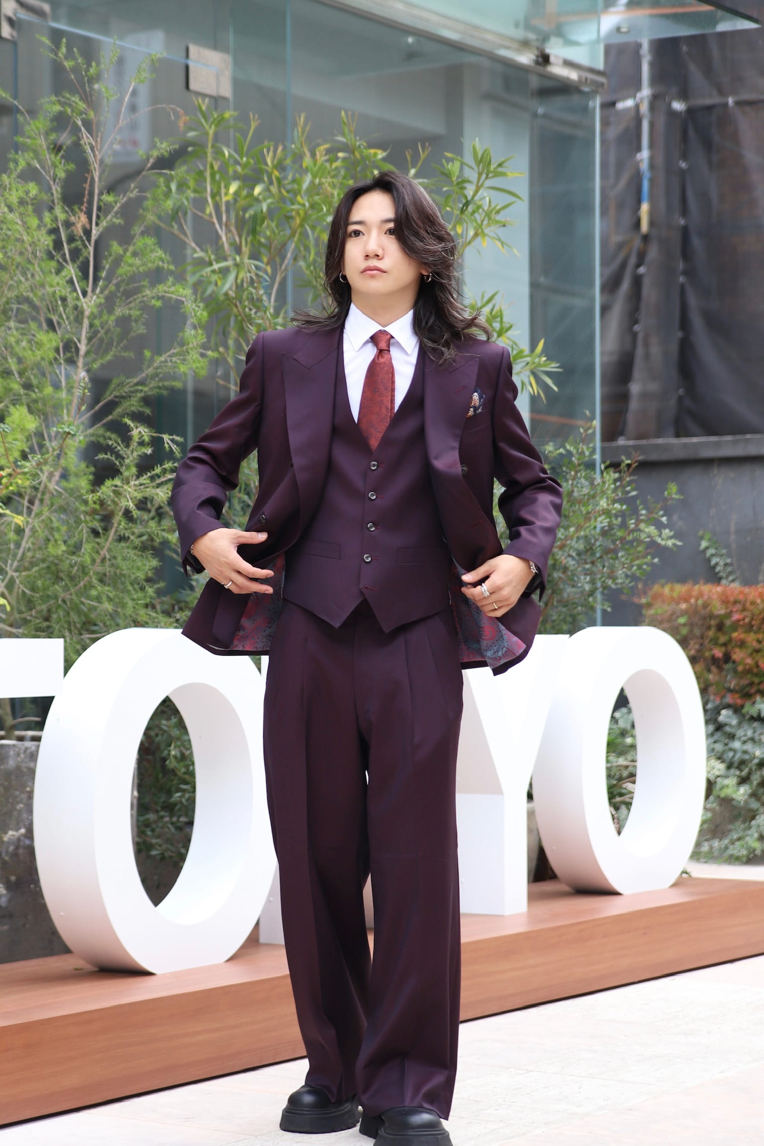 ONYX KOUSEI オーダースーツ　美容師　ワインレッドスーツ