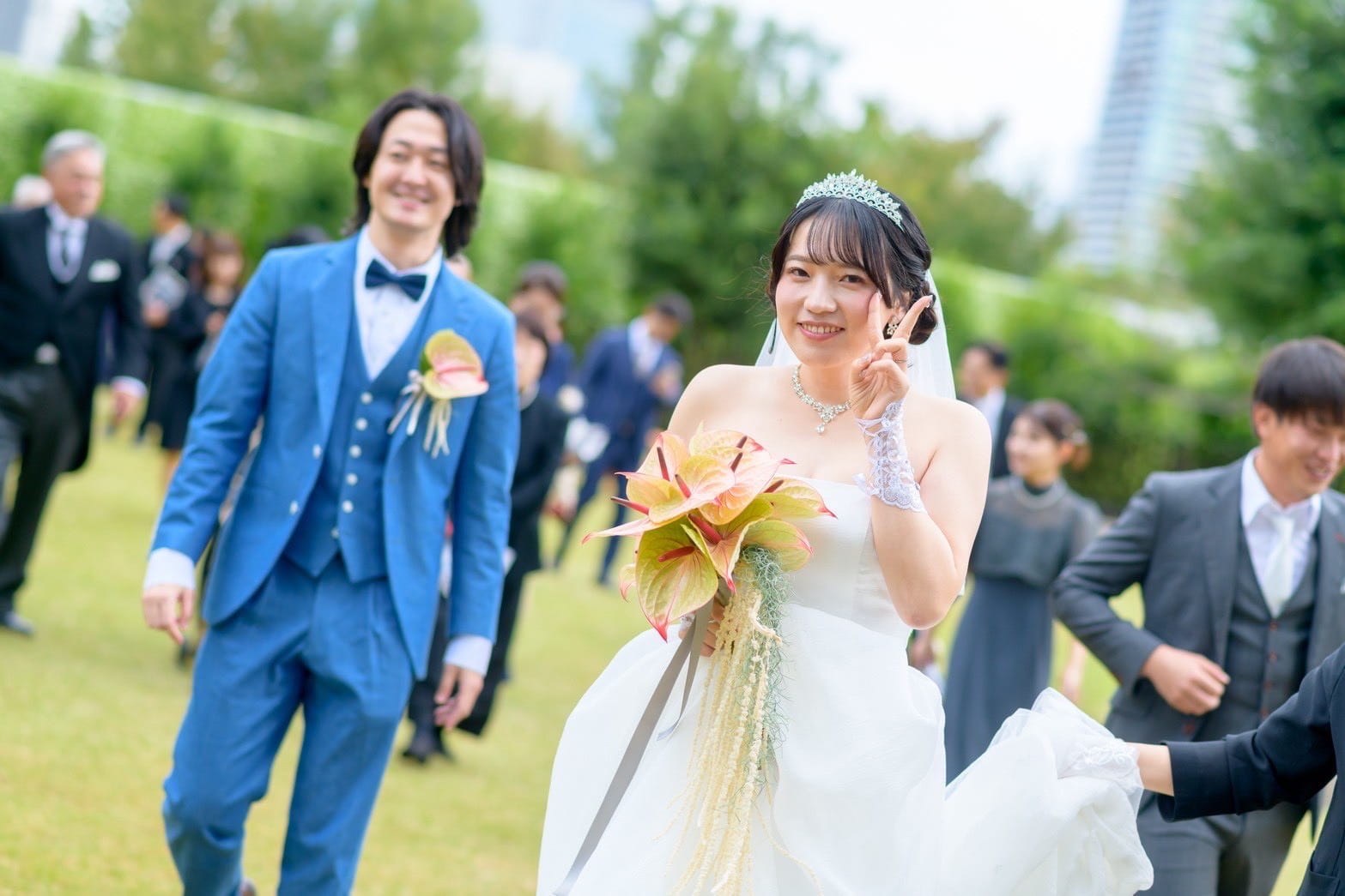結婚式スーツ　ウェディングスーツ　デニムスーツ　ガーデンウェディング