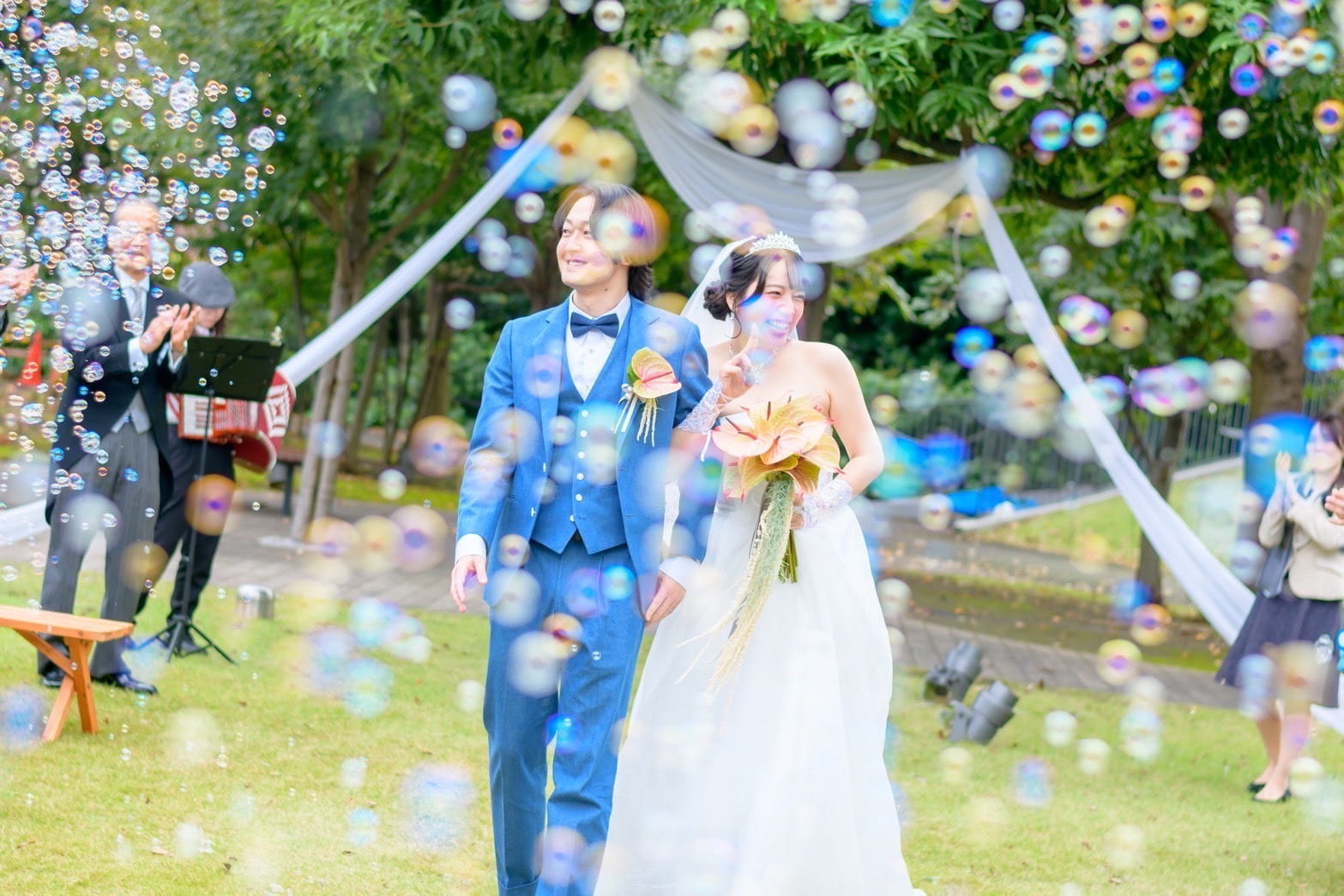 結婚式スーツ　ウェディングスーツ　デニムスーツ　シャボン玉