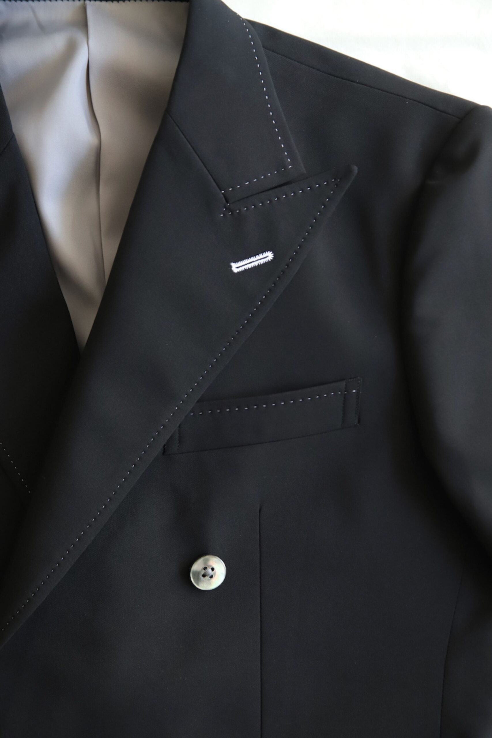 ブラックスーツ　ブラックセットアップ　黒スーツ　ホワイトステッチ