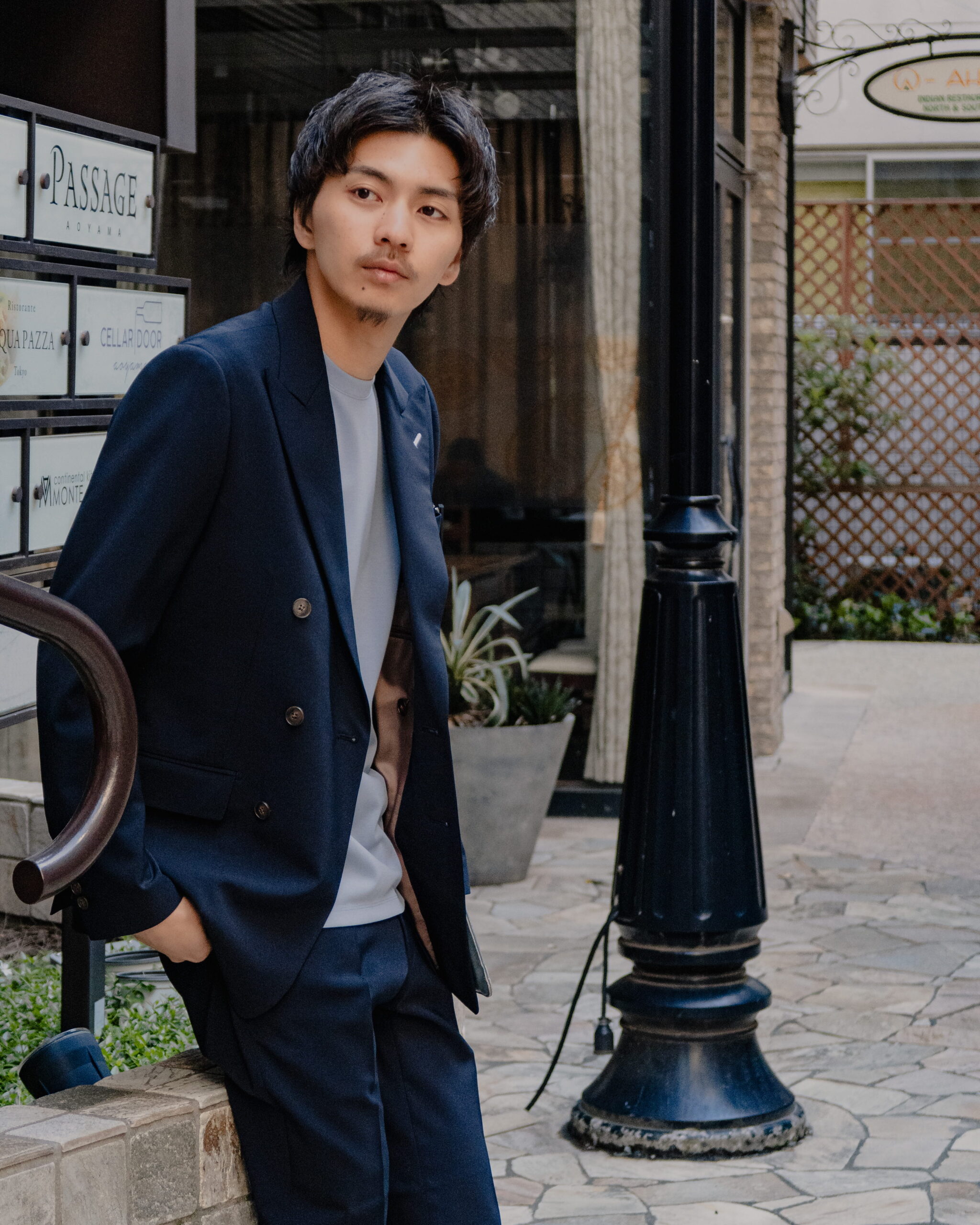 ネイビースーツ　ネイビーセットアップ　ダブルスーツ