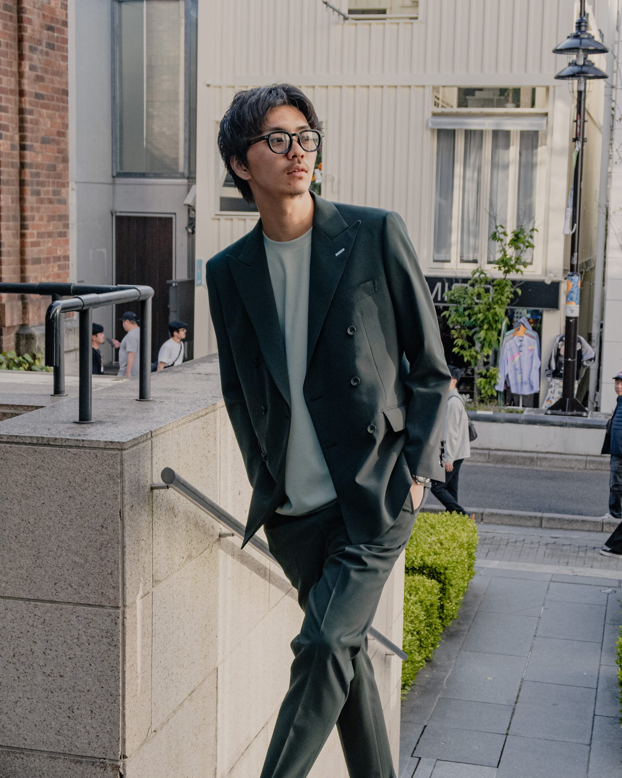 カーキスーツ　カーキセットアップ　ダブルスーツ