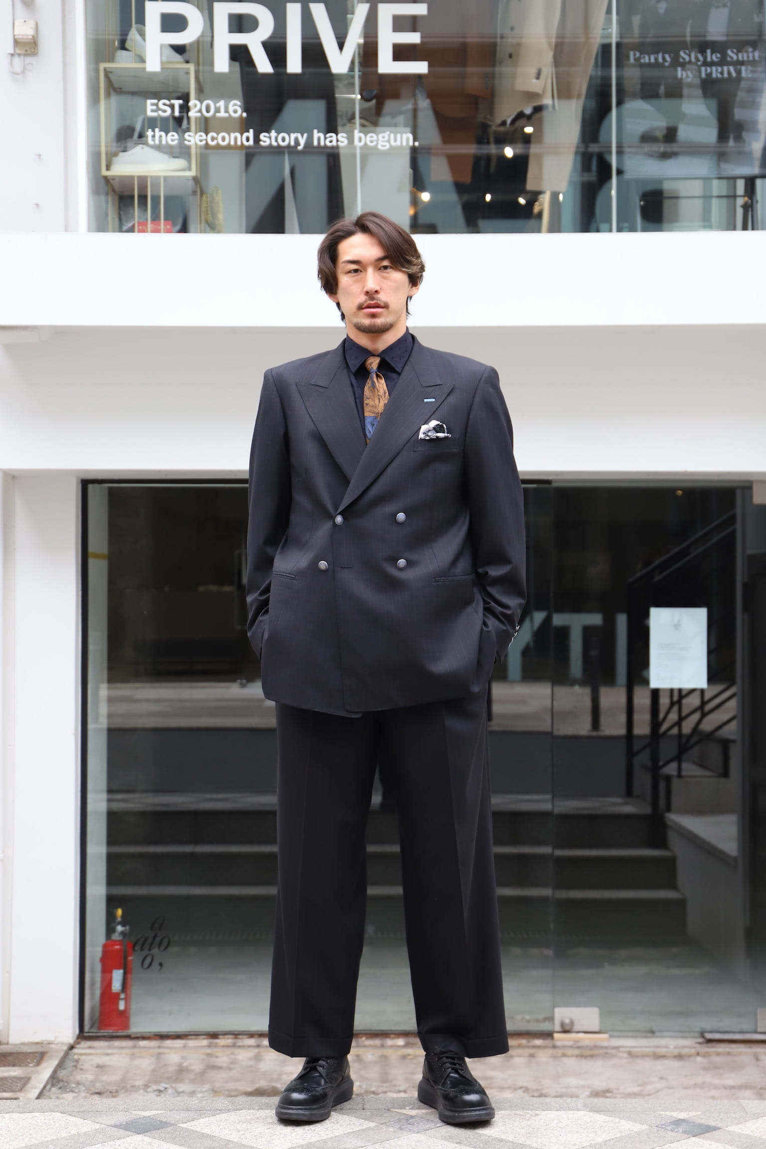 菊池流帆　Jリーガー　プロサッカー選手　町田ゼルビア　オーダースーツ　ブラックスーツ　オーバーサイズスーツ