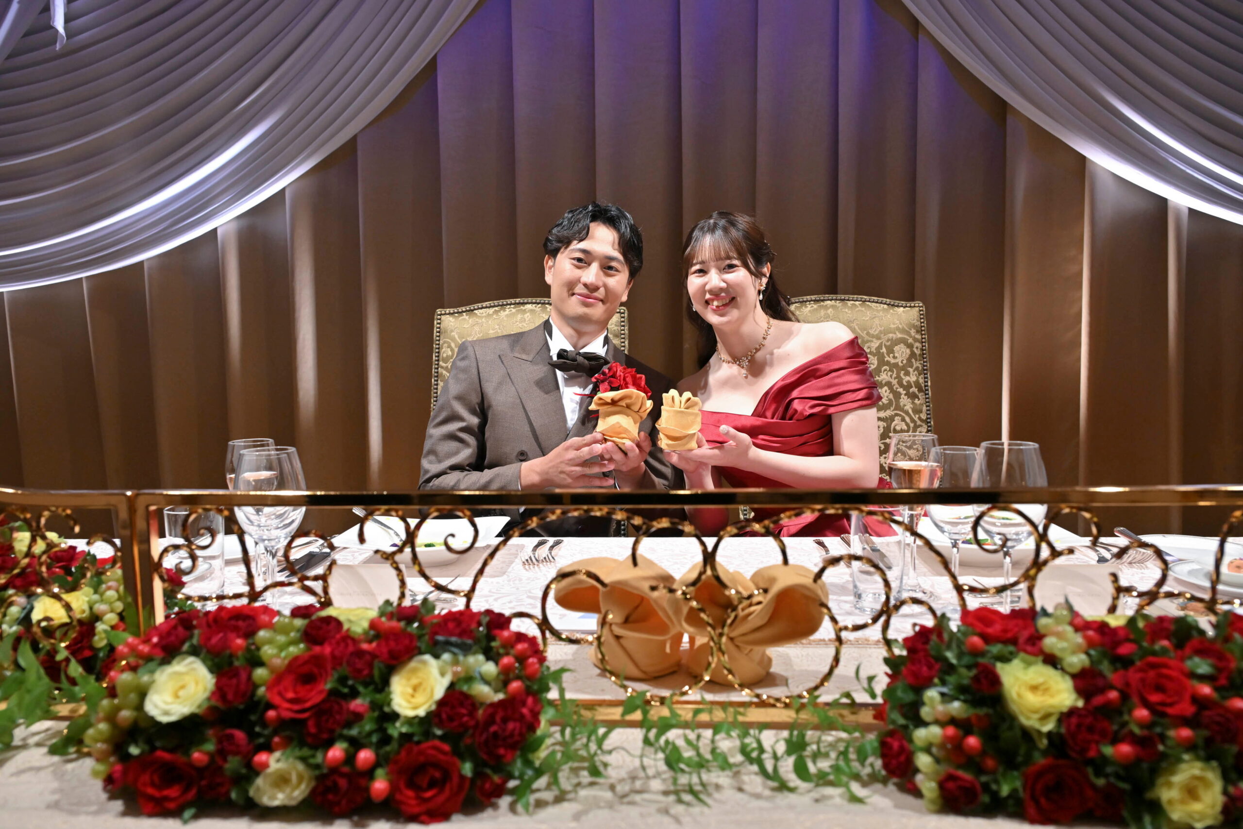 ウェディングスーツ 新郎衣装 ブラウンスーツ ダブルスーツ ウェディングフォト 結婚式 オーダースーツ ミラコスタ